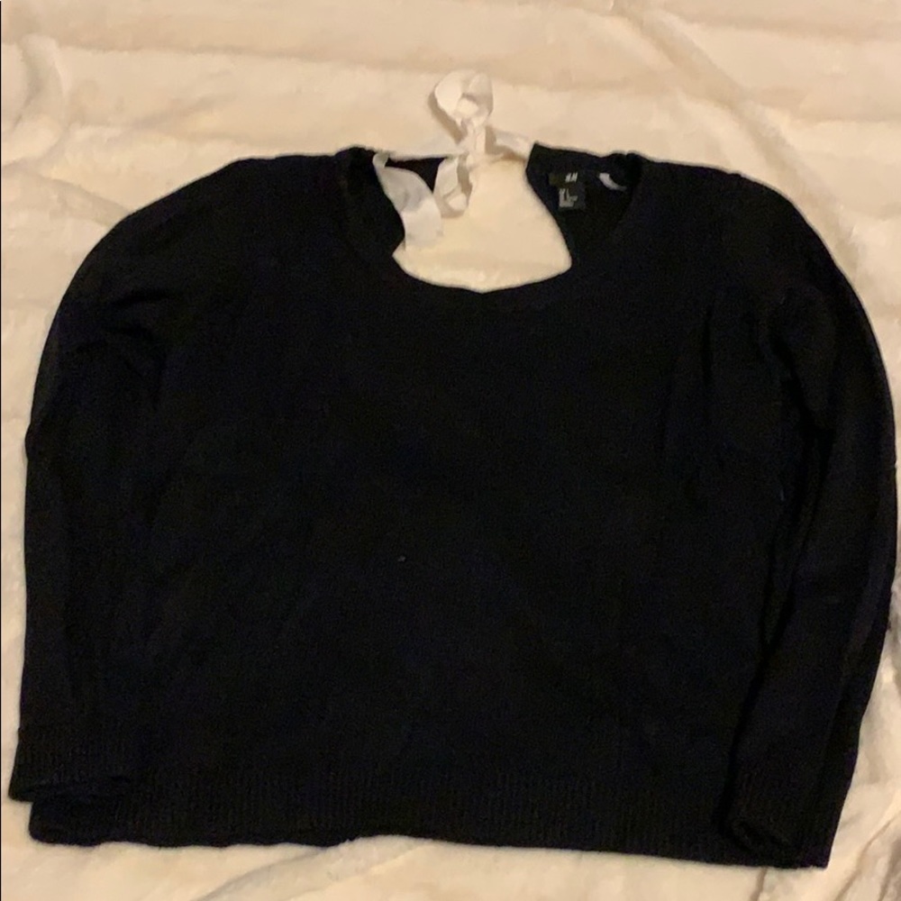 hM black tie sweater